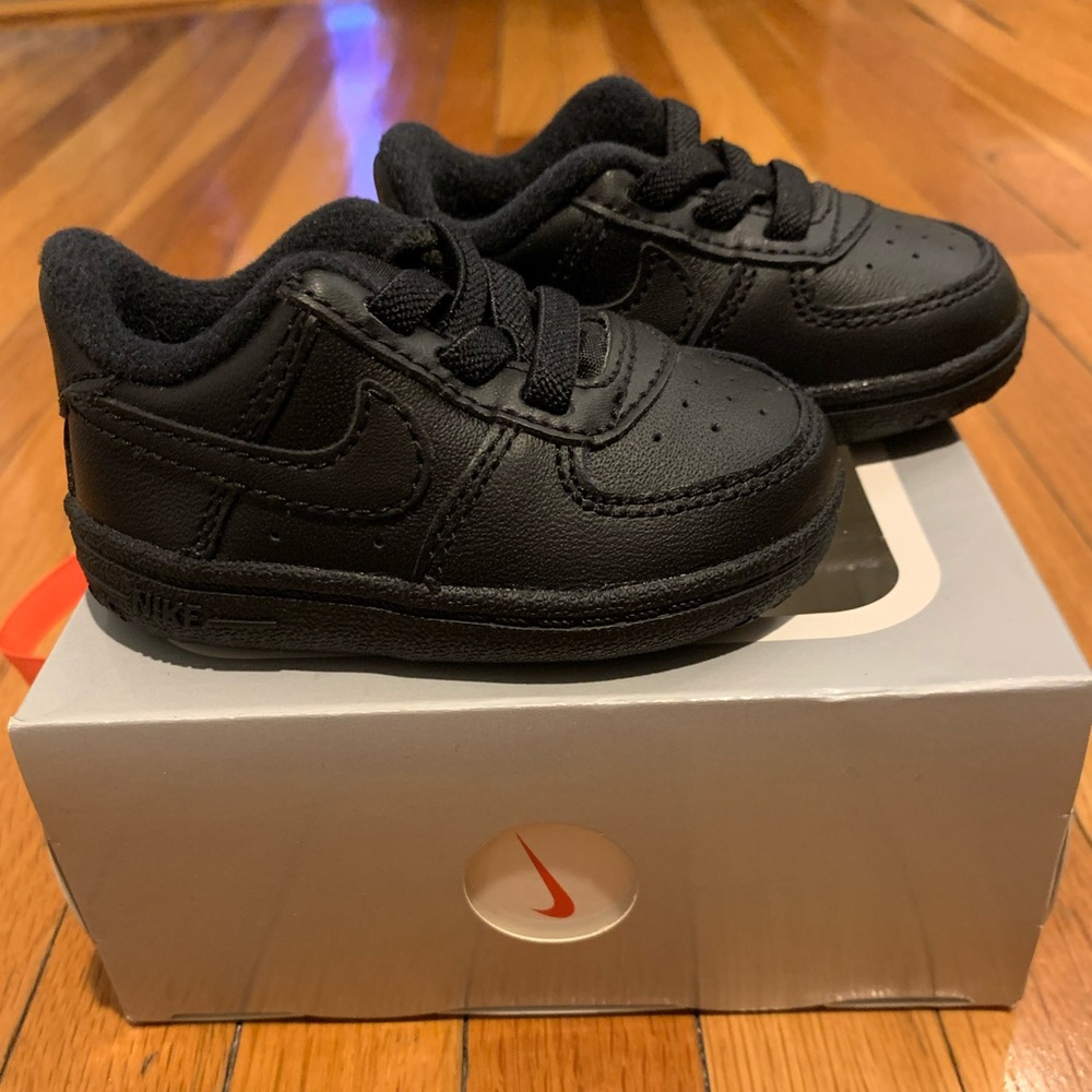 Nike Baby All-Black Crib Sneakers